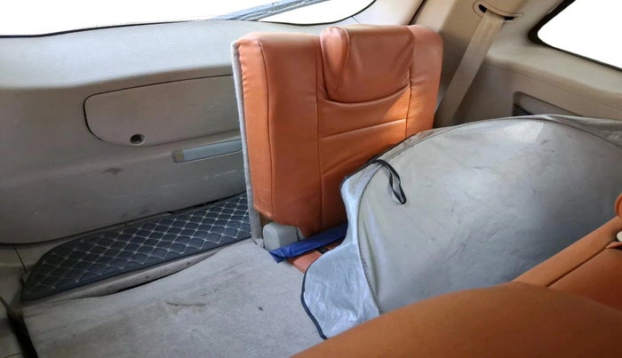 2015 Mahindra XUV500 W10, Diesel, Manual, 1,66,000 km, interior