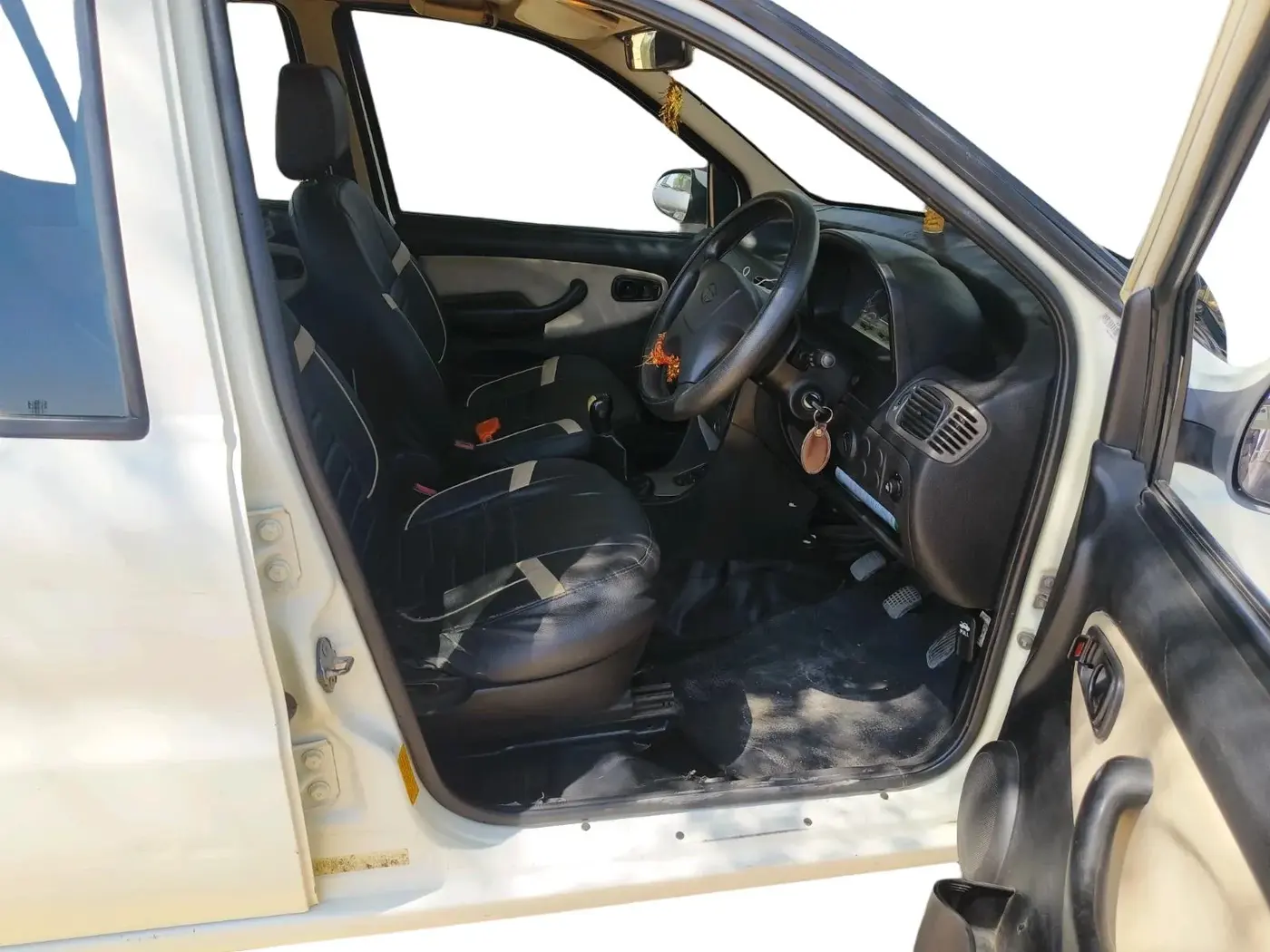 2016 Tata Indica EV2 LX, Diesel, Manual, 1,91,000 km, interior
