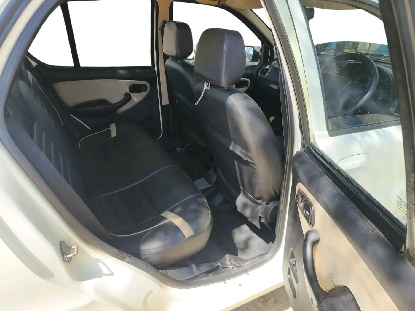 2016 Tata Indica EV2 LX, Diesel, Manual, 1,91,000 km, interior