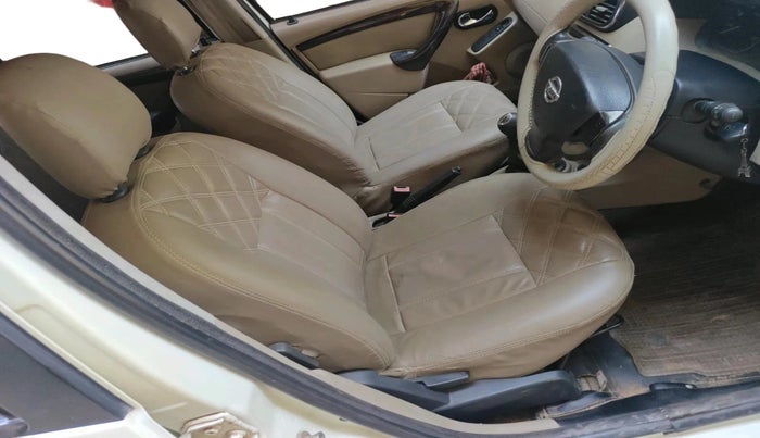 2013 Nissan Terrano XV D THP PREMIUM 110 PS EDITION, Diesel, Manual, 2,58,657 km, interior