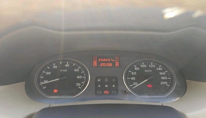 2013 Nissan Terrano XV D THP PREMIUM 110 PS EDITION, Diesel, Manual, 2,58,657 km, interior