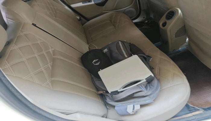 2013 Nissan Terrano XV D THP PREMIUM 110 PS EDITION, Diesel, Manual, 2,58,657 km, interior