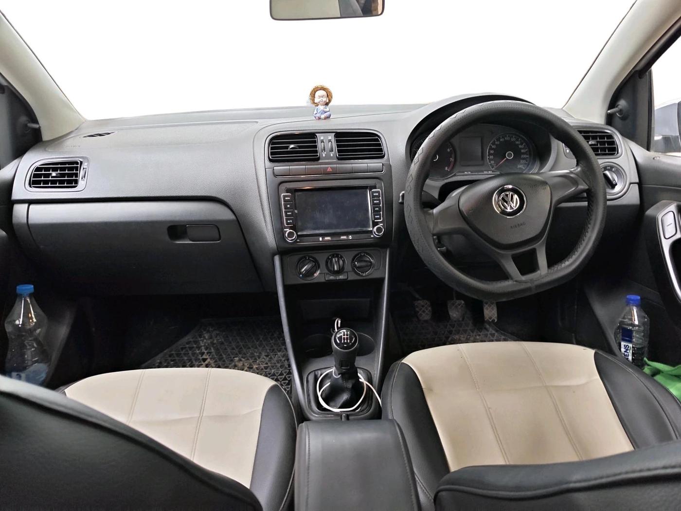 2020 Volkswagen Polo TRENDLINE 1.0L, Petrol, Manual, 96,276 km, interior