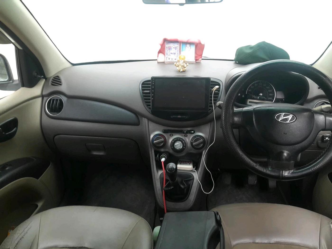 2011 Hyundai i10 ERA 1.1, CNG, Manual, 1,23,496 km, interior