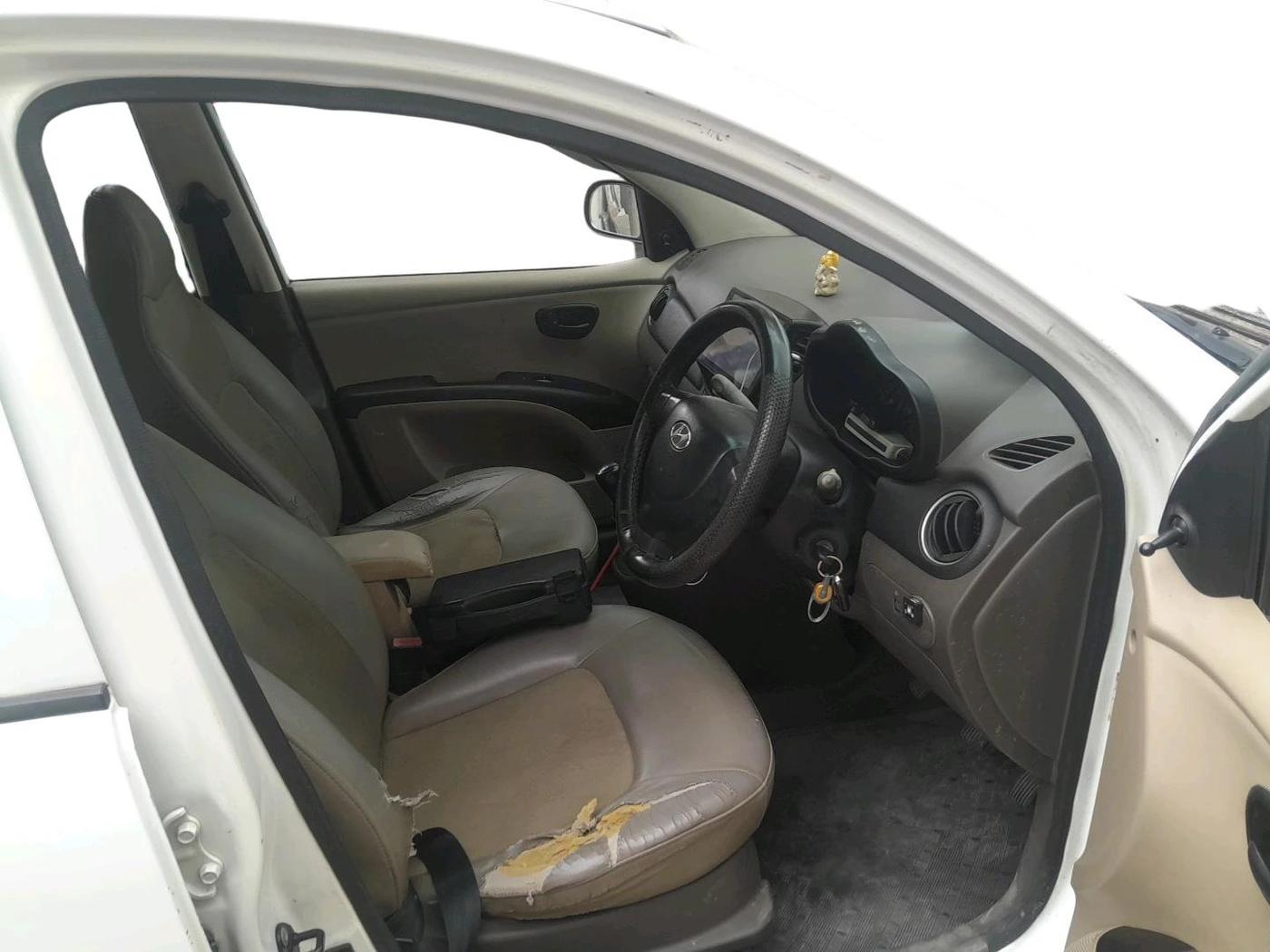 2011 Hyundai i10 ERA 1.1, CNG, Manual, 1,23,496 km, interior