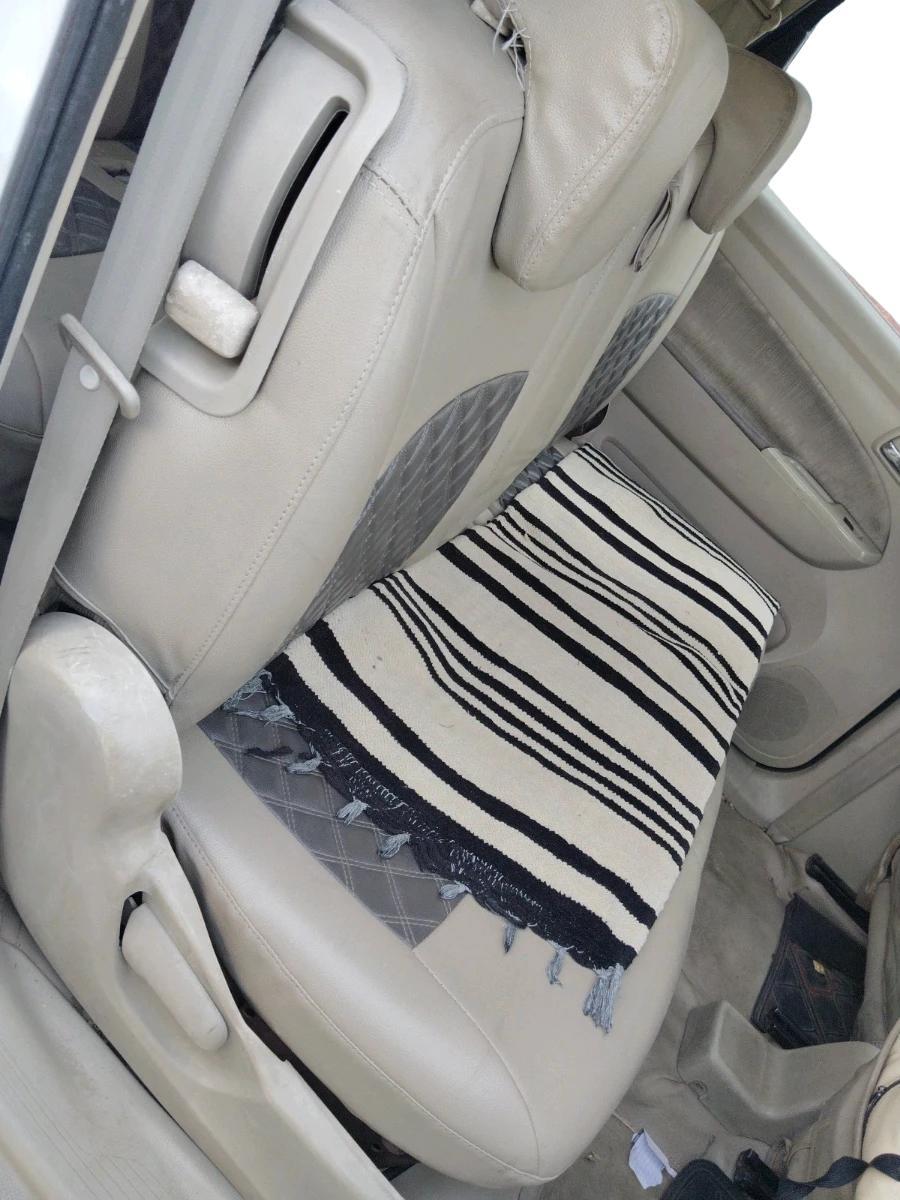 2015 Maruti Ertiga VXI, CNG, Manual, 2,63,563 km, interior