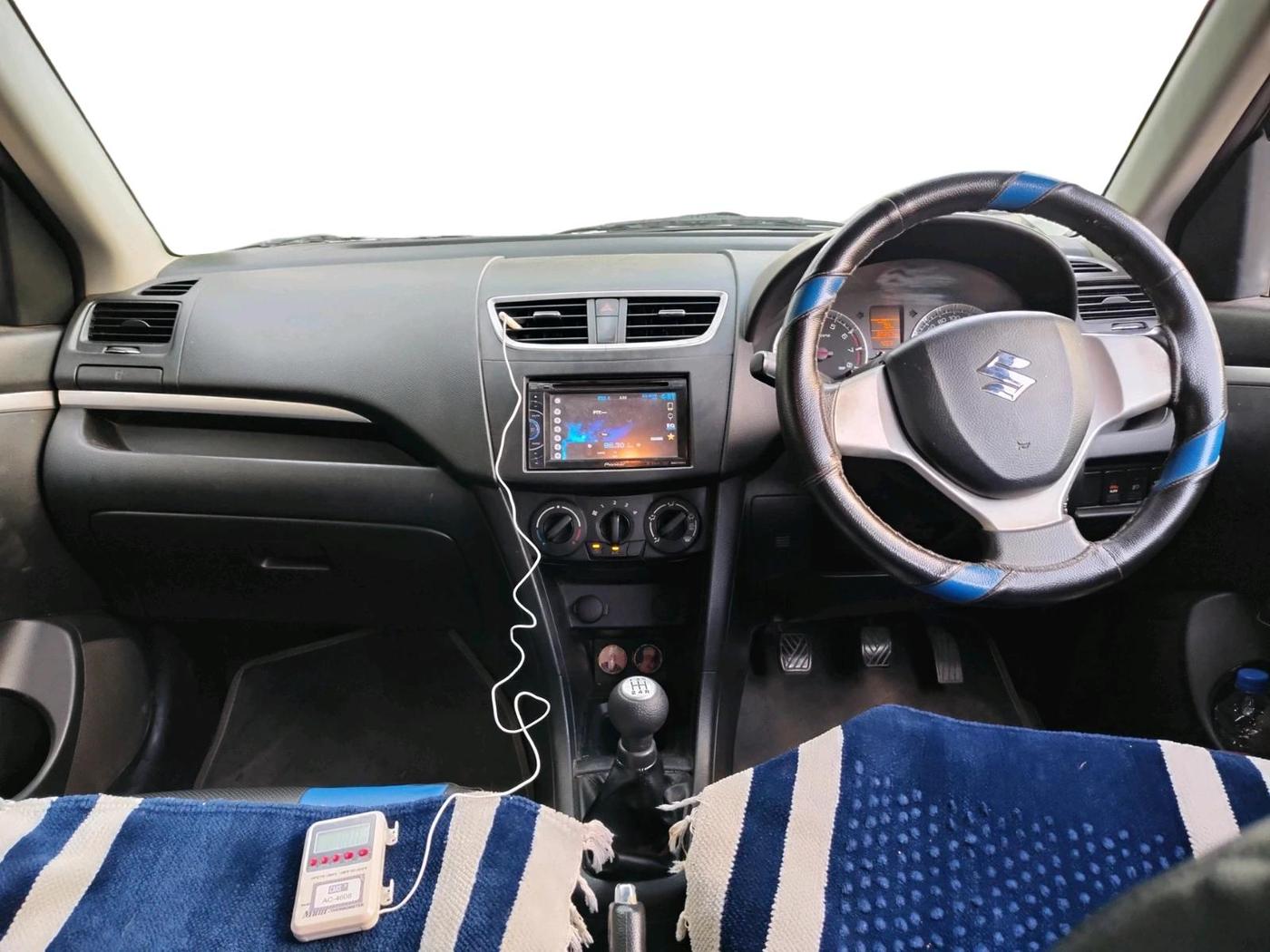 2013 Maruti Swift VXI, Petrol, Manual, 66,257 km, interior