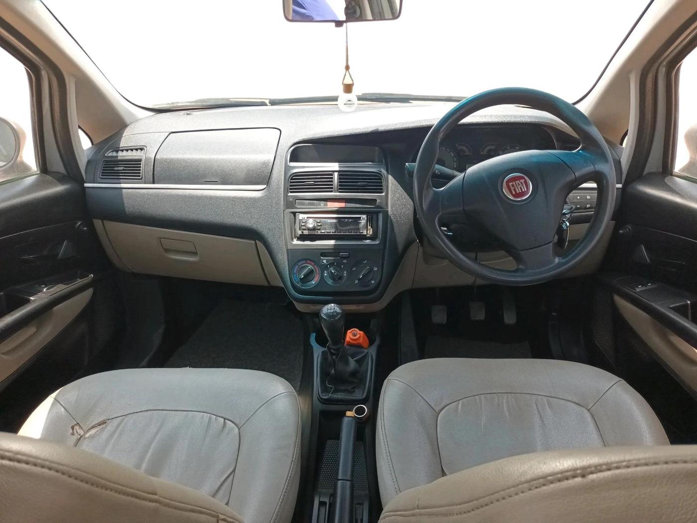 2011 Fiat Linea DYNAMIC 1.3, Diesel, Manual, 67,122 km, interior
