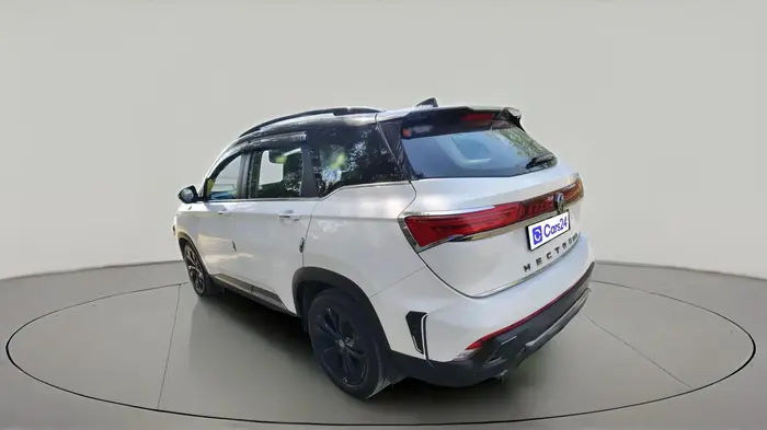 2024 MG HECTOR PLUS Sharp Pro Snowstorm 1.5 Turbo CVT 7 STR, Petrol, Automatic, 32,257 km, exterior
