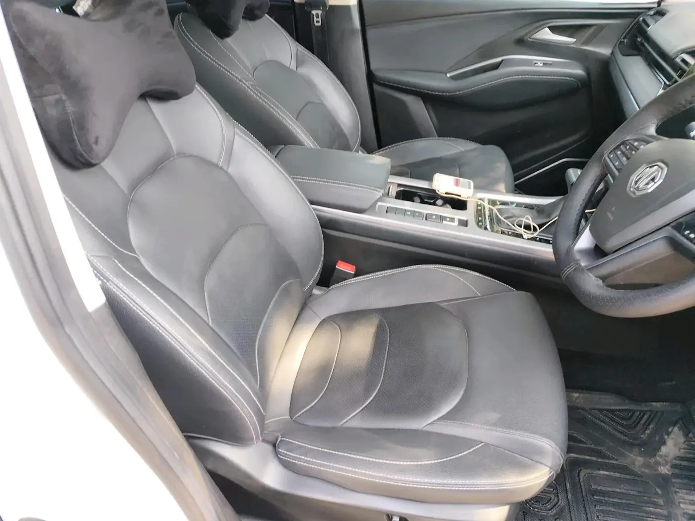 2024 MG HECTOR PLUS Sharp Pro Snowstorm 1.5 Turbo CVT 7 STR, Petrol, Automatic, 32,257 km, interior