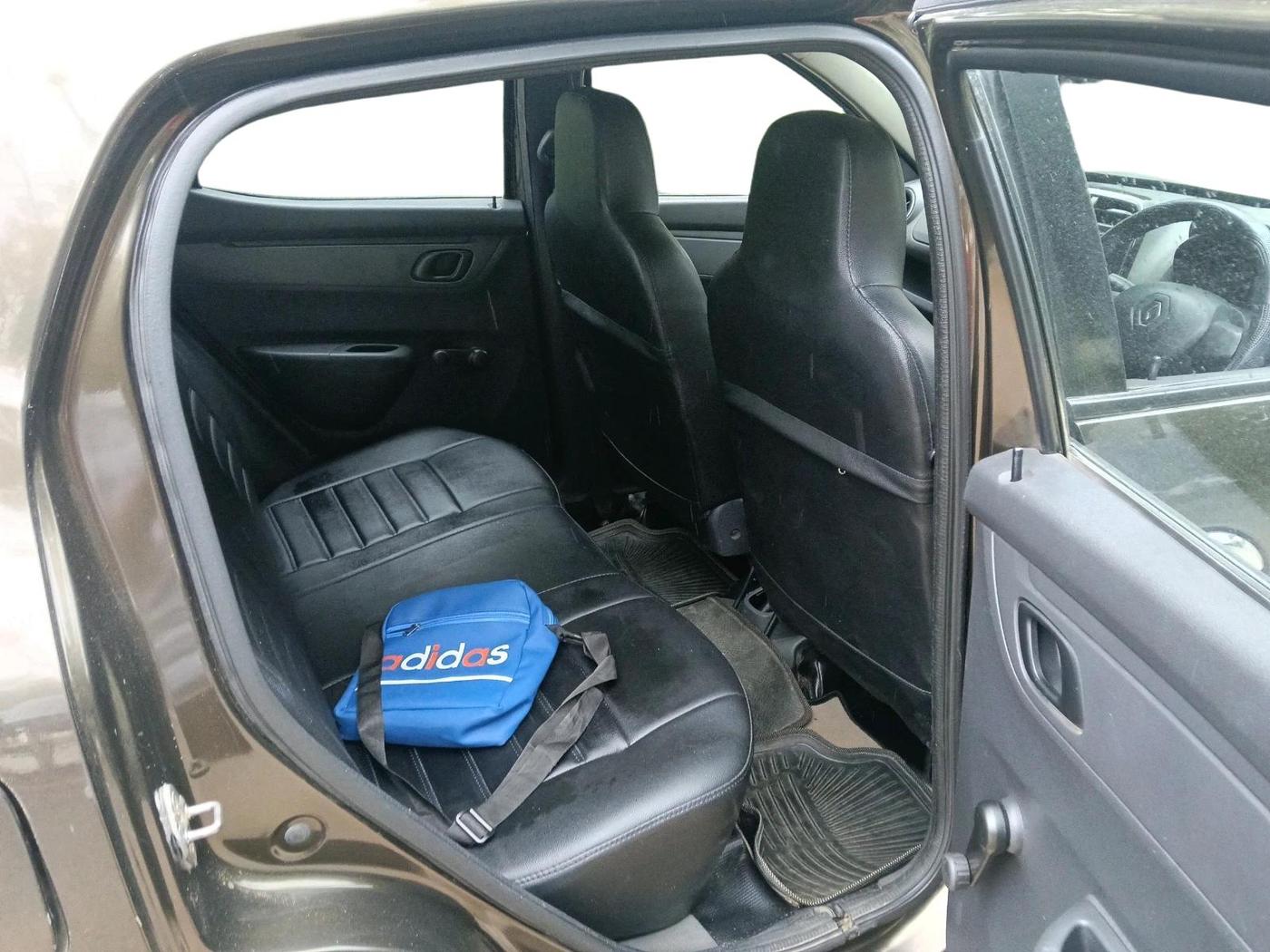 2016 Renault Kwid RXT 0.8, Petrol, Manual, 1,22,000 km, interior