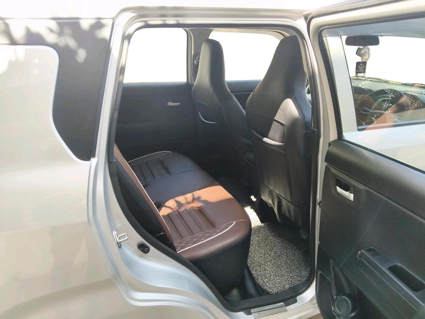 2025 Maruti New Wagon-R VXI 1.0 AMT, Petrol, Automatic, 2,632 km, interior