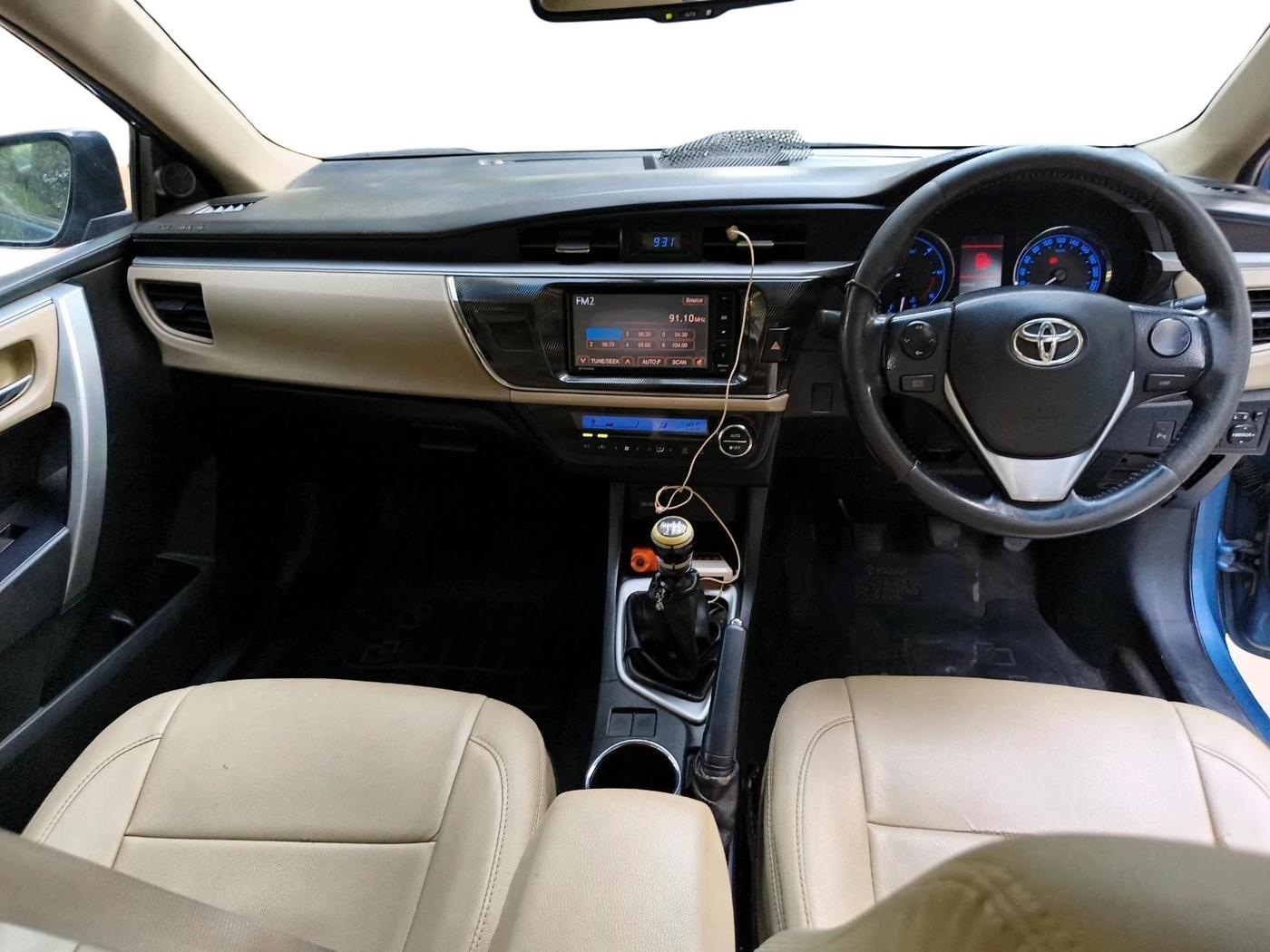 2014 Toyota Corolla Altis G DIESEL, Diesel, Manual, 1,72,791 km, interior