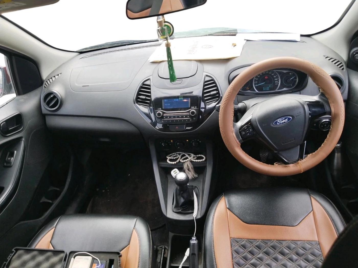 2020 Ford New Figo TITANIUM 1.2 PETROL MT, Petrol, Manual, 66,558 km, interior