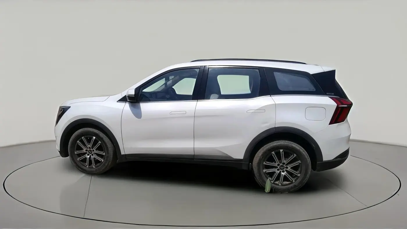 2022 Mahindra XUV700 AX 7 D MT 7 STR, Diesel, Manual, 82,703 km, exterior