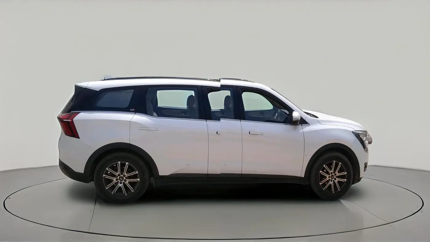2022 Mahindra XUV700 AX 7 D MT 7 STR, Diesel, Manual, 82,703 km, exterior