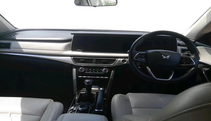 2022 Mahindra XUV700 AX 7 D MT 7 STR, Diesel, Manual, 82,703 km, interior