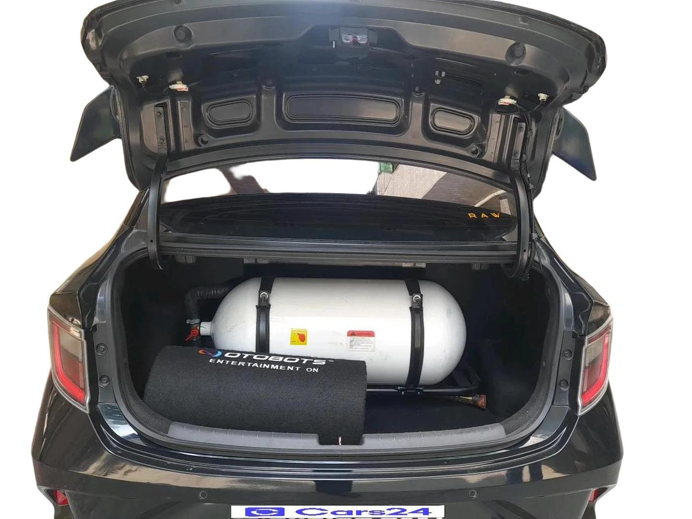 2024 Hyundai AURA SX 1.2 CNG, CNG, Manual, 28,703 km, exterior