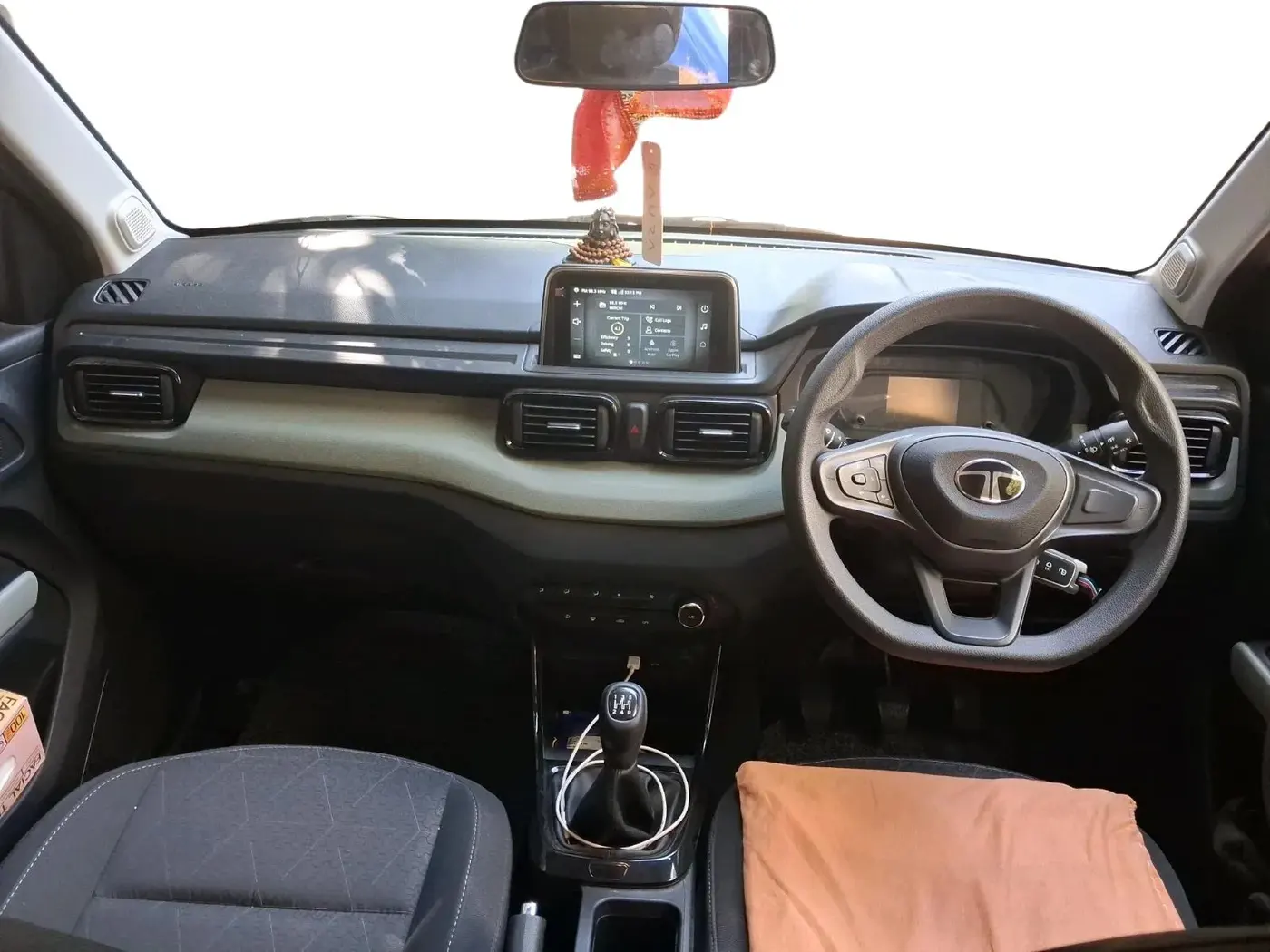 2025 Tata PUNCH Adventure Plus, Petrol, Manual, 12,992 km, interior