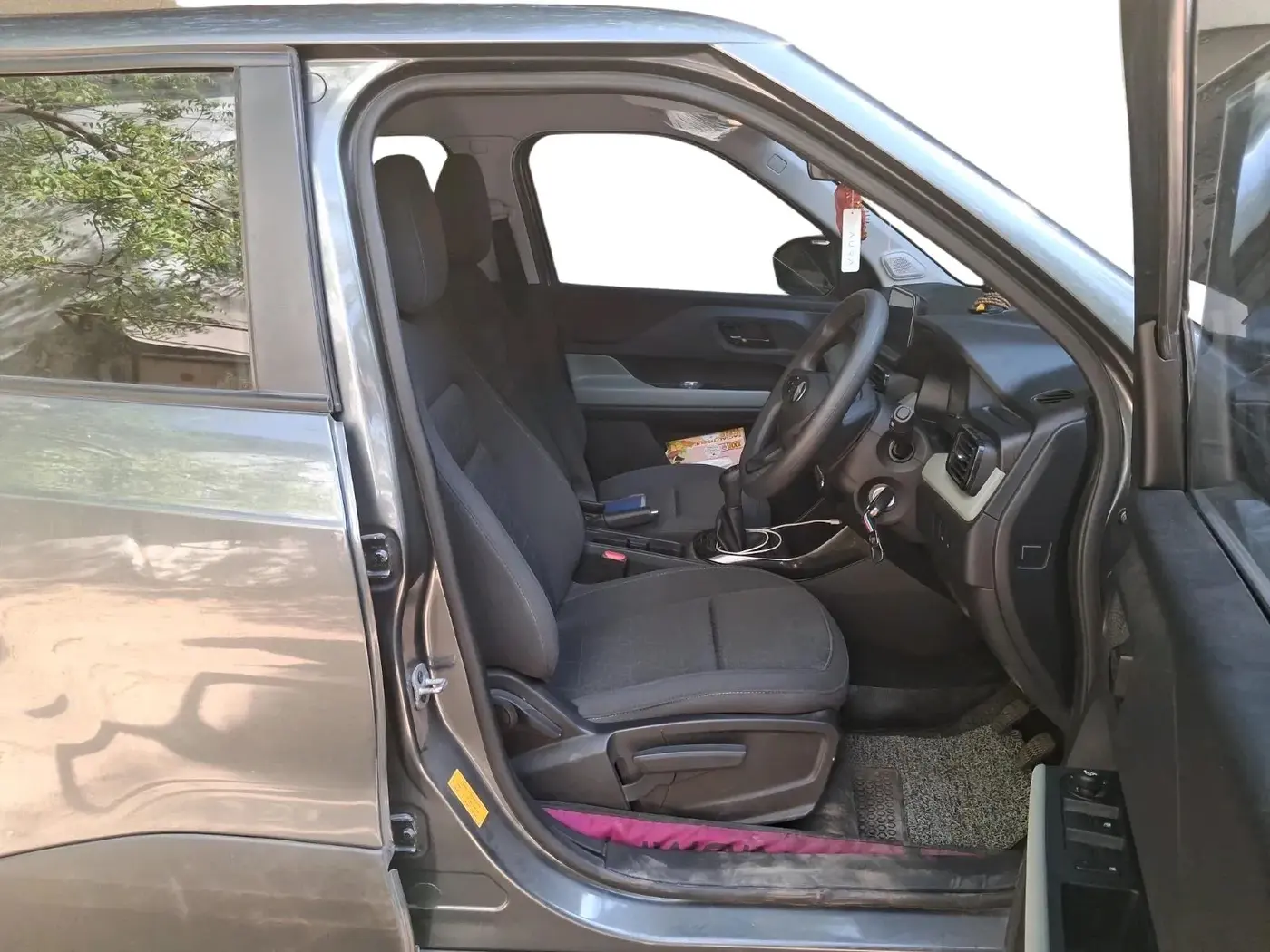 2025 Tata PUNCH Adventure Plus, Petrol, Manual, 12,992 km, interior