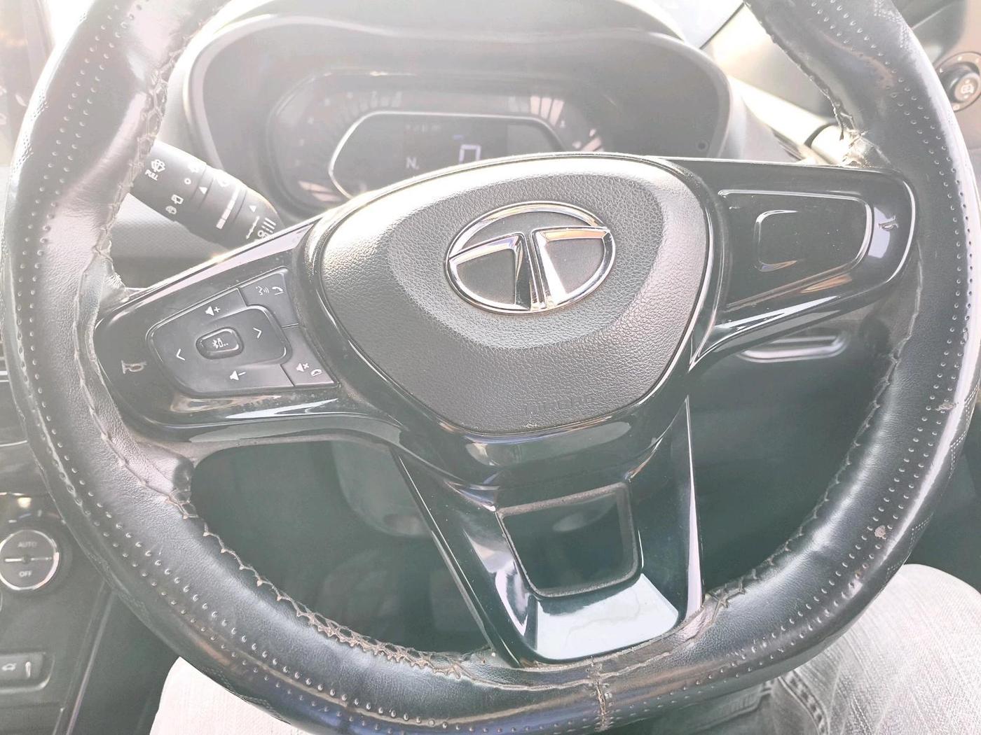 2022 Tata NEXON XZA PLUS DIESEL DARK EDITION, Diesel, Automatic, 1,46,100 km, interior