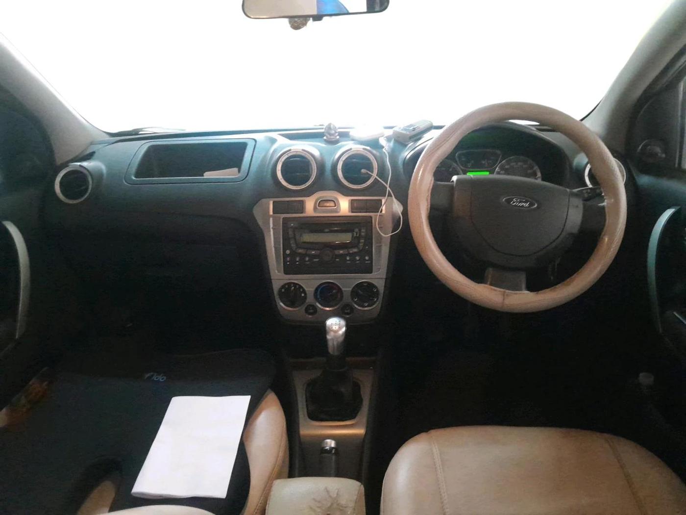 2012 Ford Fiesta ZXI 1.4 DIESEL, Diesel, Manual, 2,07,866 km, interior