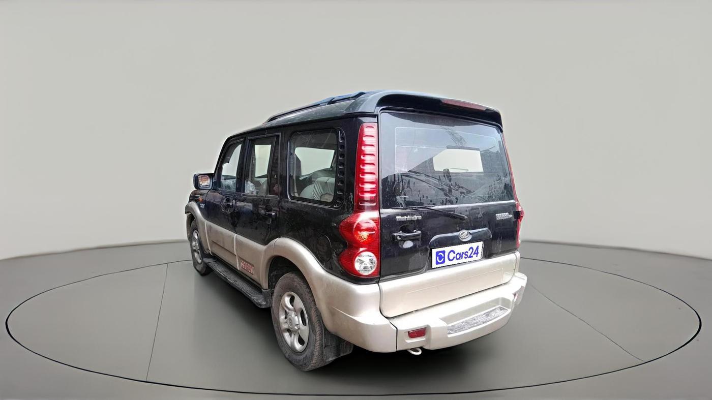2014 Mahindra Scorpio SLE, Diesel, Manual, 1,04,000 km, exterior
