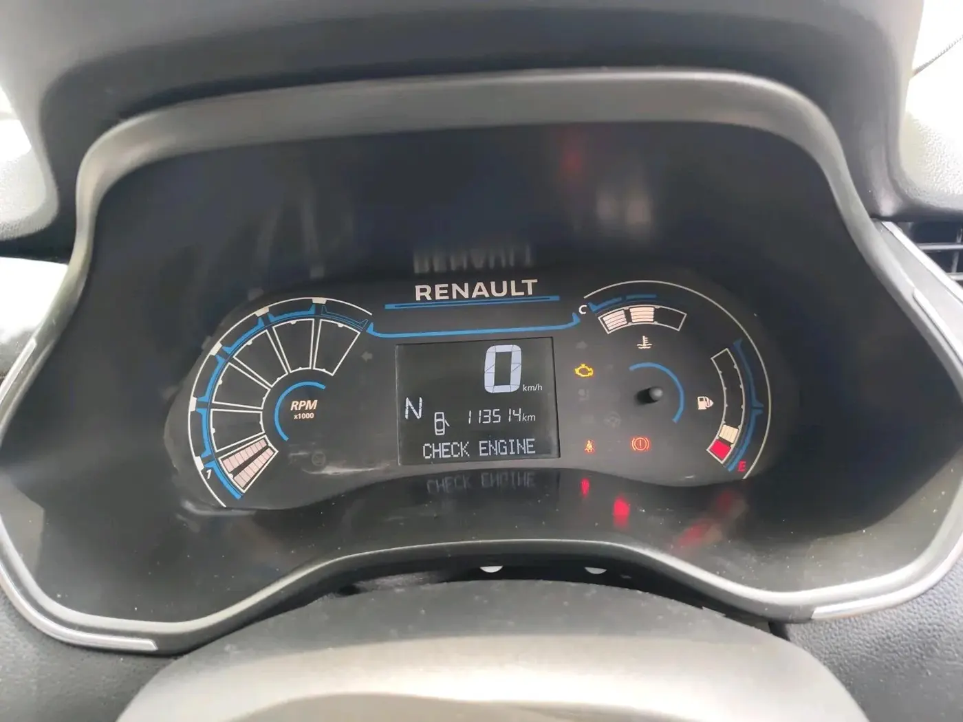 2020 Renault TRIBER RXT AMT, CNG, Automatic, 1,13,514 km, interior