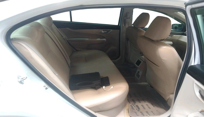 2016 Maruti Ciaz ZDI+ SHVS, Diesel, Manual, 97,821 km, interior