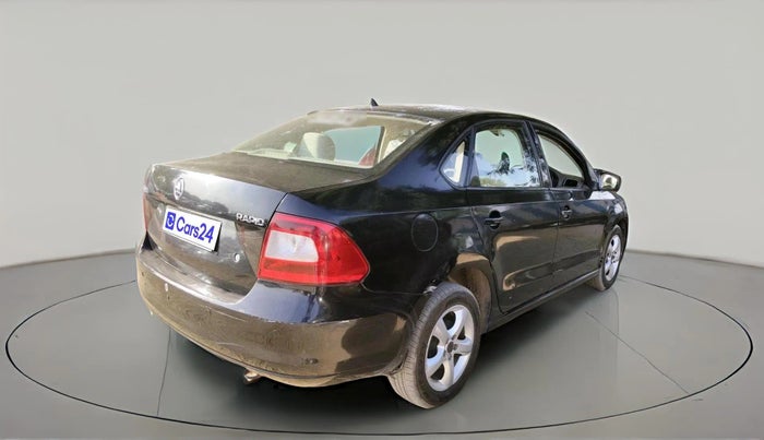 2014 Skoda Rapid ELEGANCE 1.6 TDI CR MT, Diesel, Manual, 99,222 km, exterior