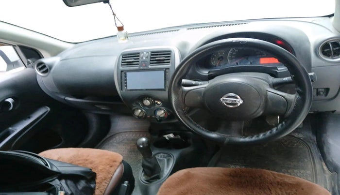 2016 Nissan Sunny XE D, Diesel, Manual, 72,238 km, interior