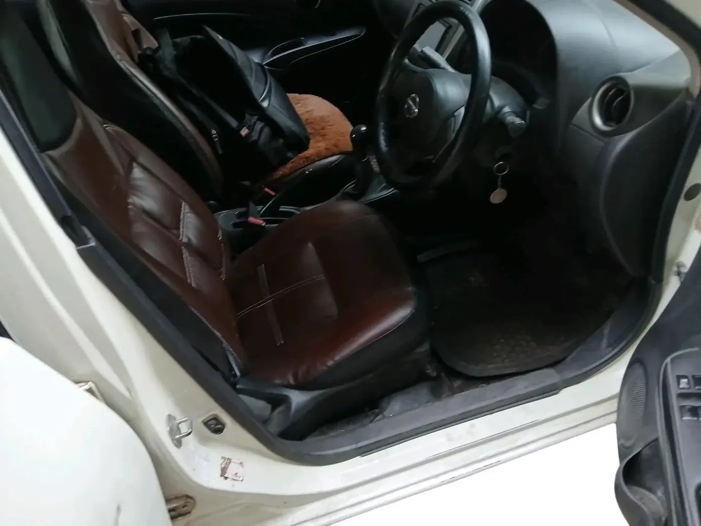 2016 Nissan Sunny XE D, Diesel, Manual, 72,238 km, interior