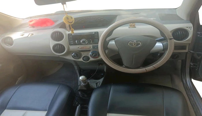 2013 Toyota Etios Liva GD, Diesel, Manual, 1,42,013 km, interior