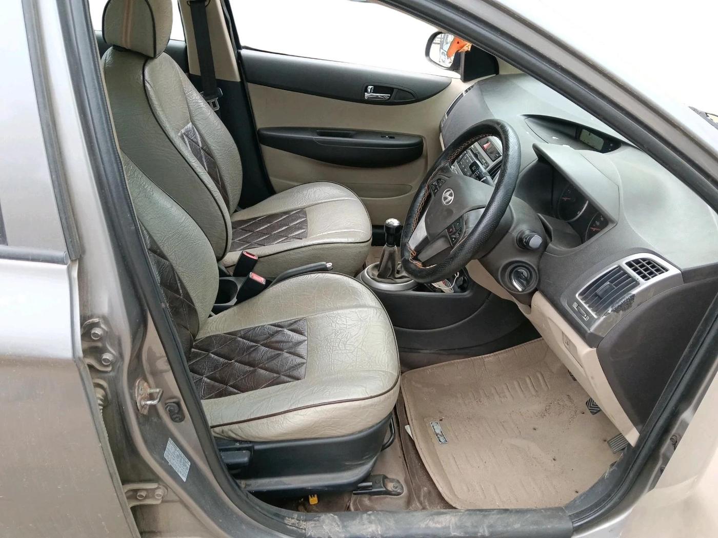 2013 Hyundai i20 SPORTZ 1.2, Petrol, Manual, 81,018 km, interior
