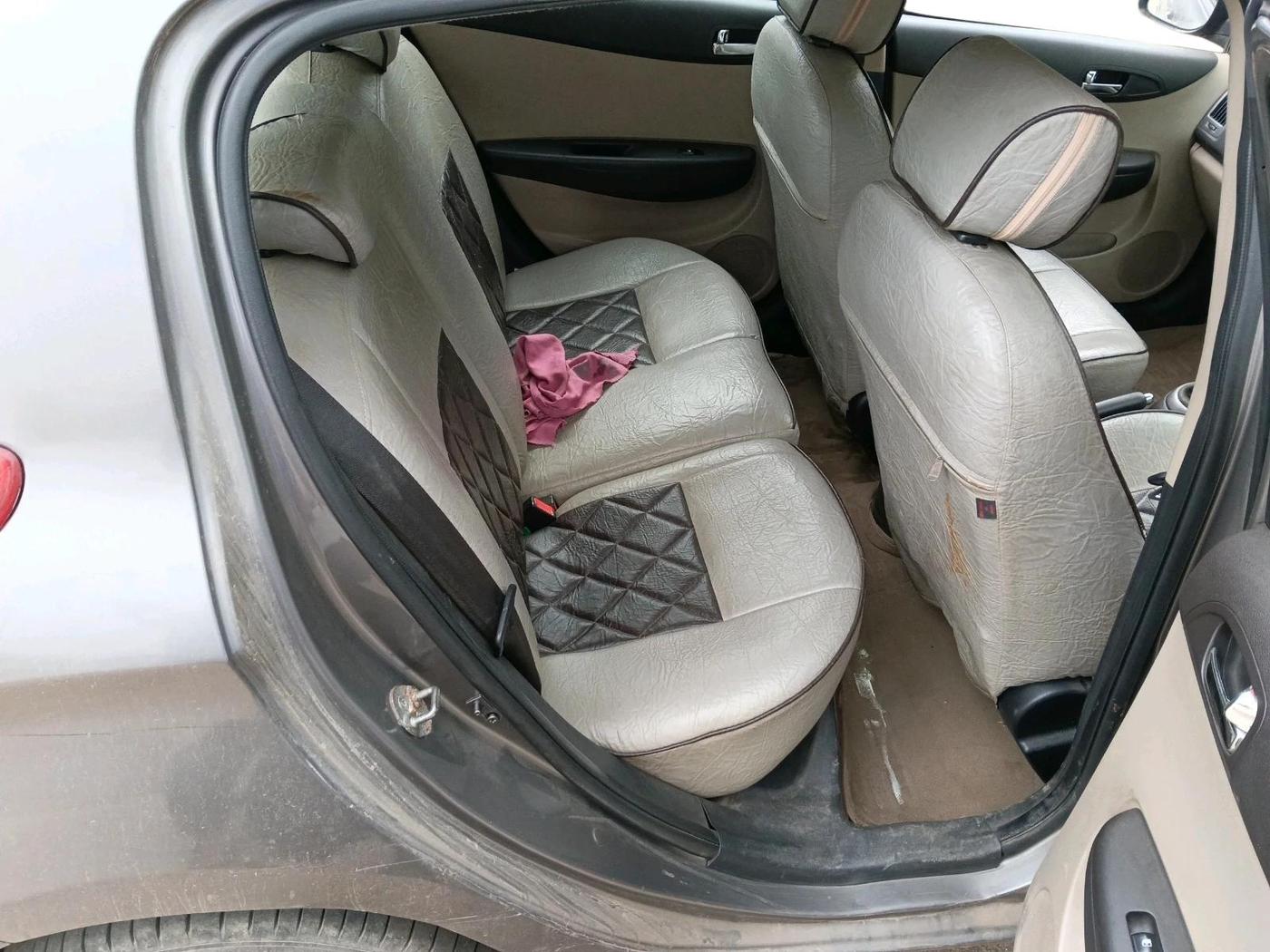 2013 Hyundai i20 SPORTZ 1.2, Petrol, Manual, 81,018 km, interior