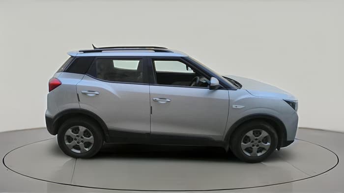 2020 Mahindra XUV300 W6 1.2 PETROL, Petrol, Manual, 55,877 km, exterior
