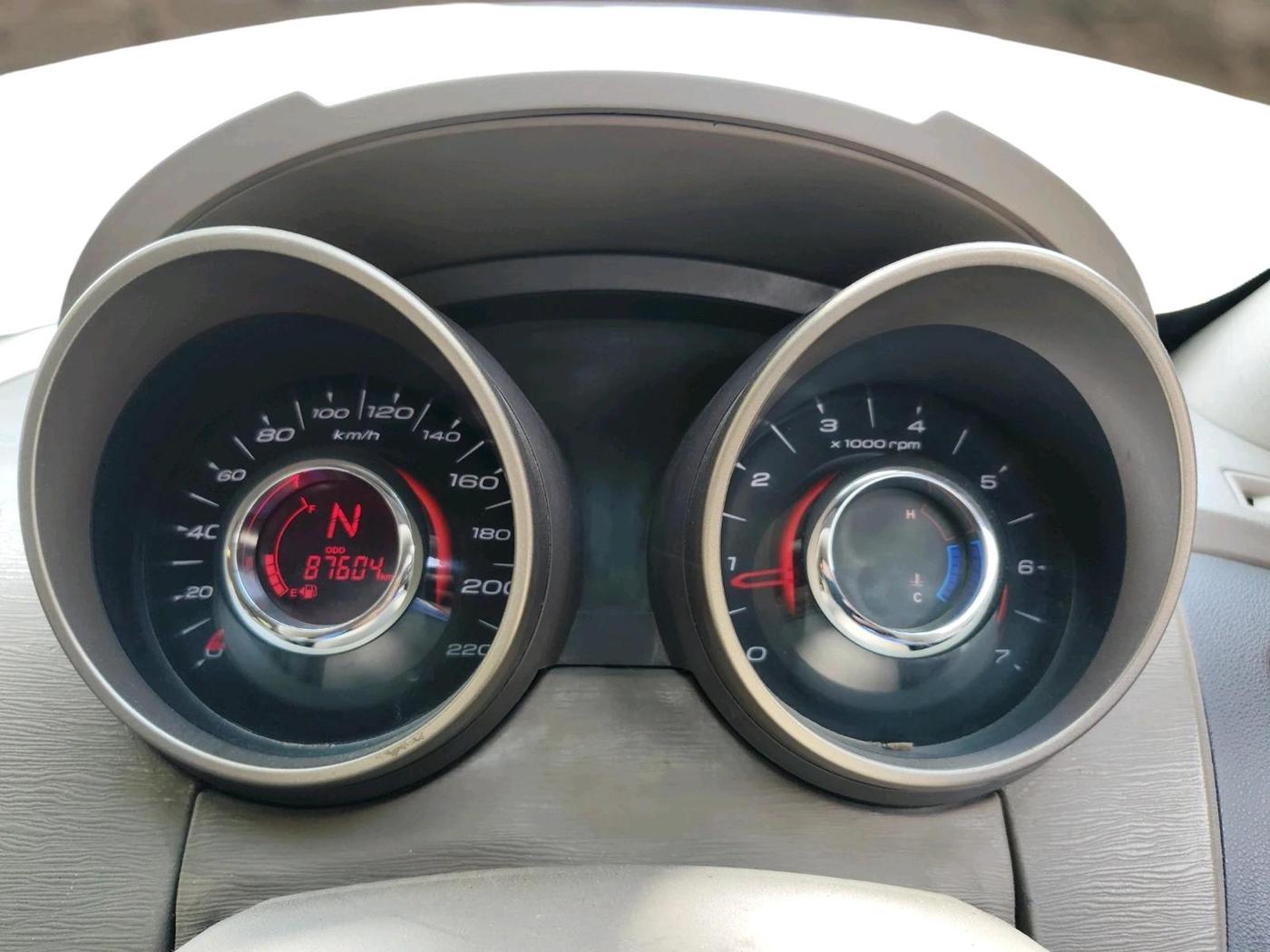 2012 Mahindra XUV500 W8, Diesel, Manual, 87,604 km, interior