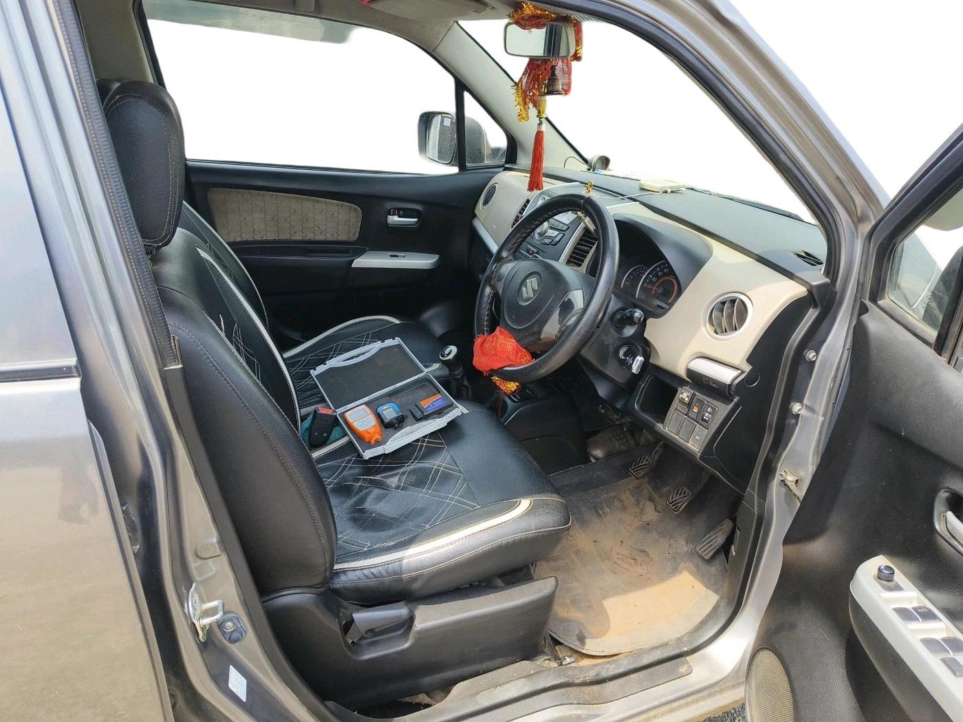 2015 Maruti Wagon R 1.0 VXI, CNG, Manual, 1,07,051 km, interior