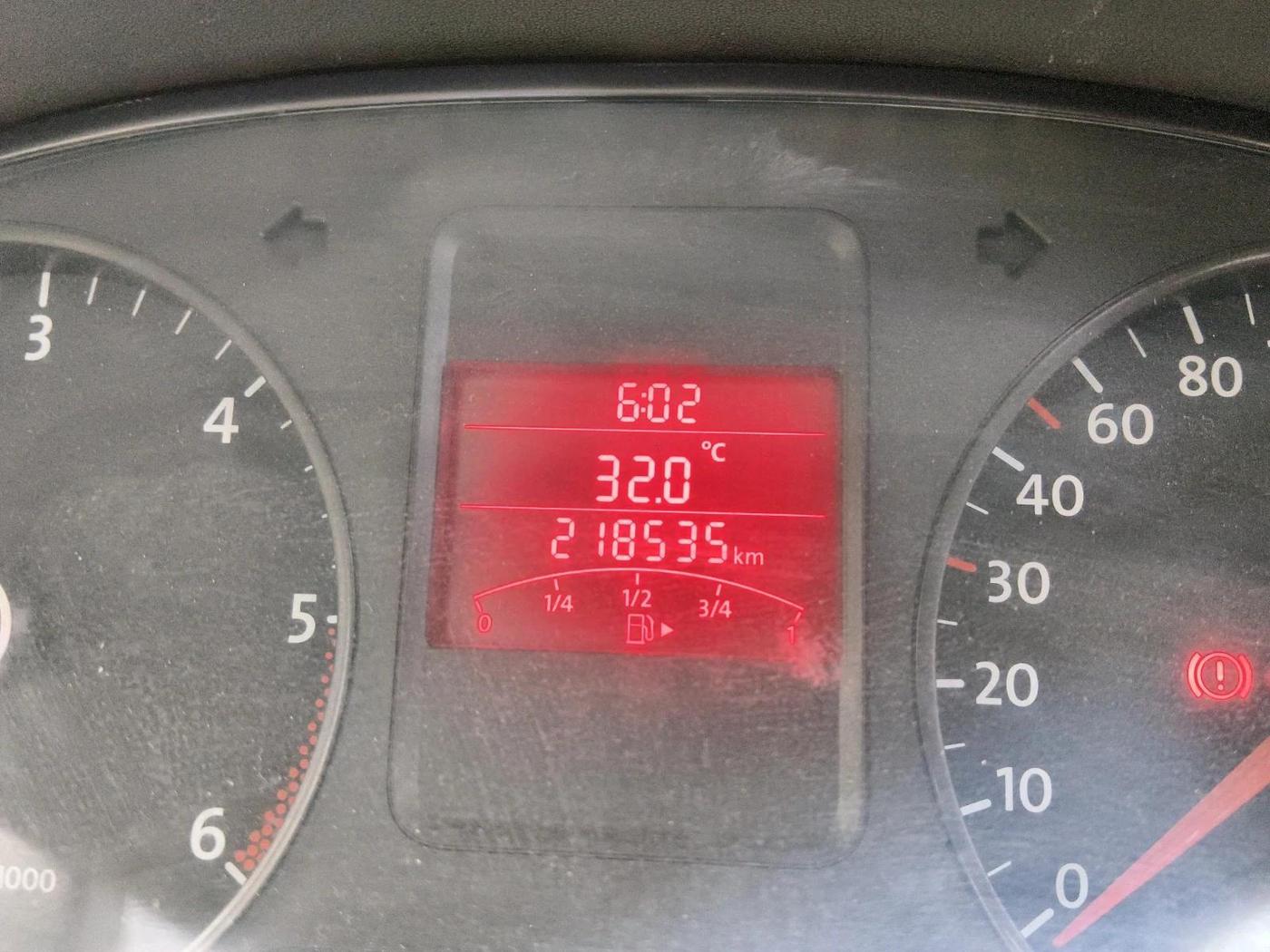 2011 Volkswagen Vento TRENDLINE DIESEL 1.6, Diesel, Manual, 2,18,550 km, interior
