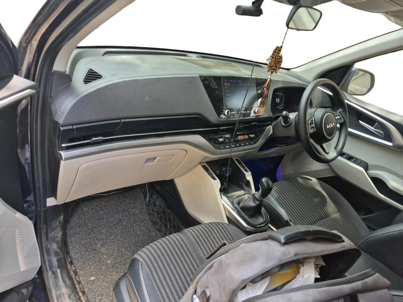 2023 KIA CARENS PRESTIGE PLUS 1.5 DIESEL 7 STR, Diesel, Manual, 32,993 km, interior