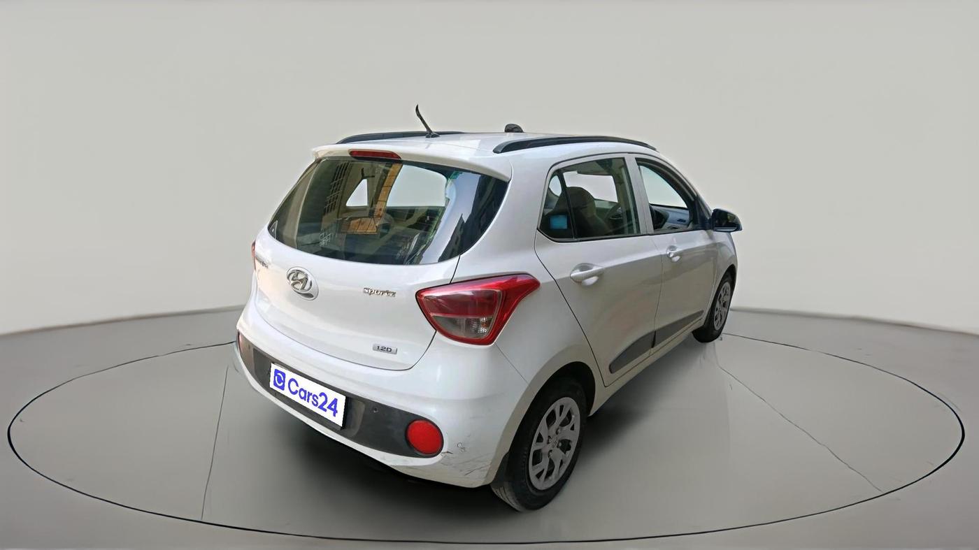 2017 Hyundai Grand i10 SPORTZ (O) 1.2 U2 CRDI, Diesel, Manual, 1,74,483 km, exterior