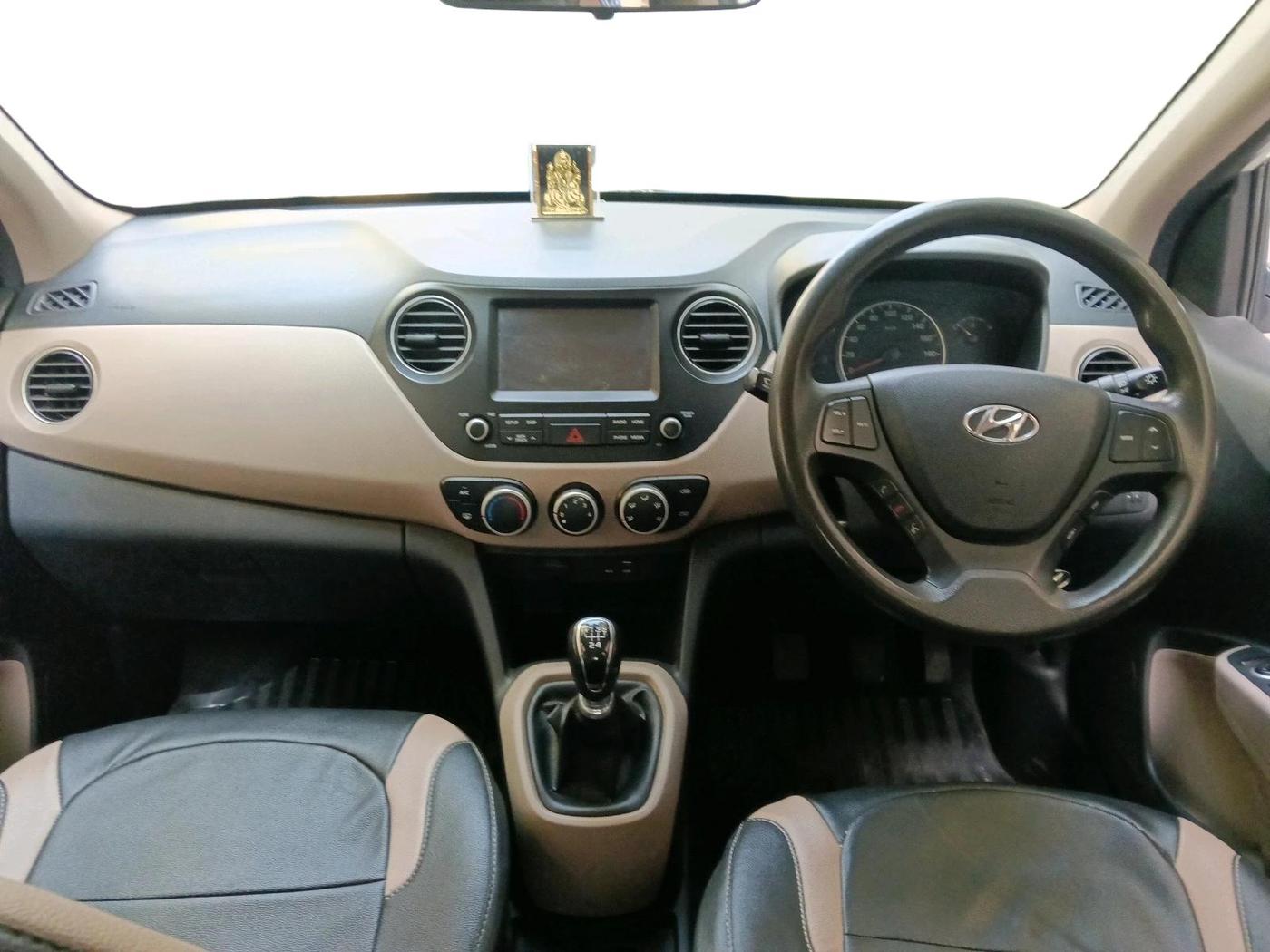 2017 Hyundai Grand i10 SPORTZ (O) 1.2 U2 CRDI, Diesel, Manual, 1,74,483 km, interior