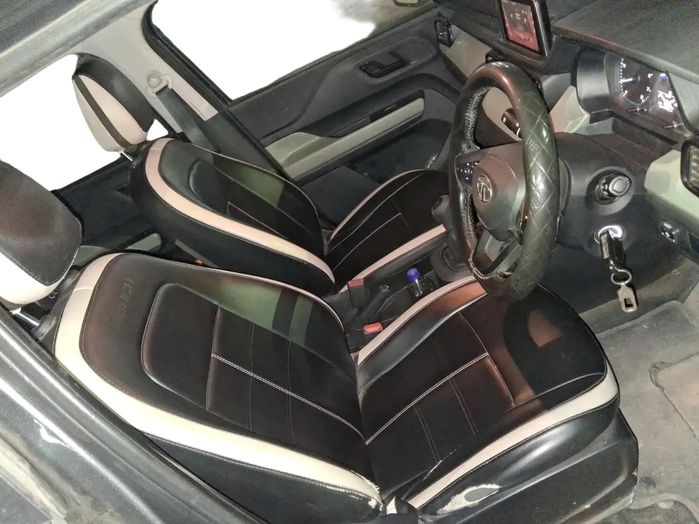 2021 Tata PUNCH ADVENTURE MT, CNG, Manual, 1,39,833 km, interior