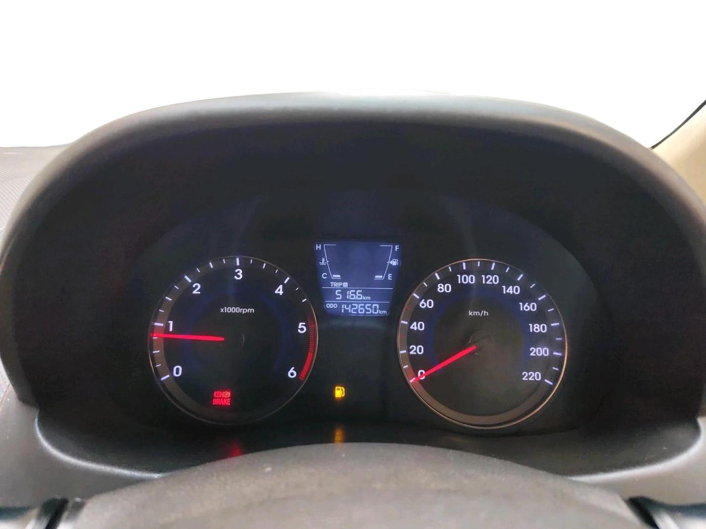 2013 Hyundai Verna FLUIDIC 1.6 CRDI EX, Diesel, Manual, 1,42,650 km, interior