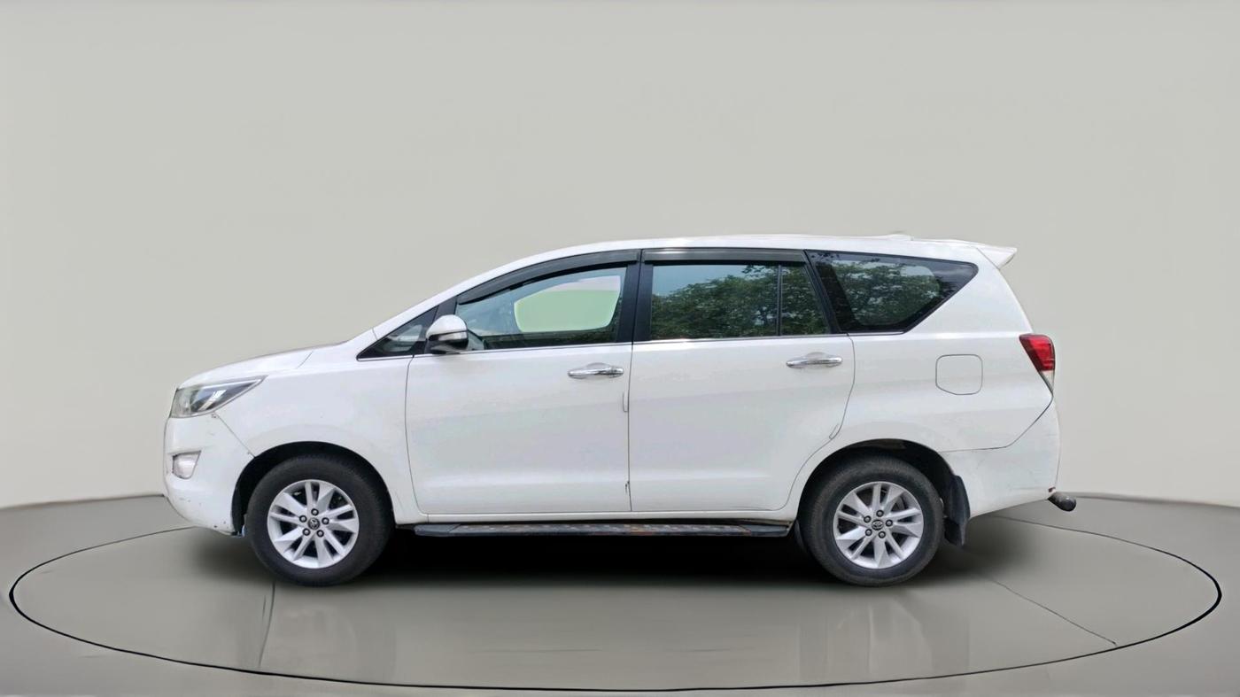 2017 Toyota Innova Crysta 2.4 VX 7 STR, Diesel, Manual, 3,76,314 km, exterior
