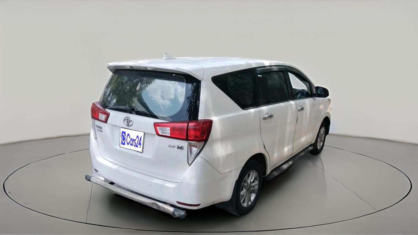 2017 Toyota Innova Crysta 2.4 VX 7 STR, Diesel, Manual, 3,76,314 km, exterior
