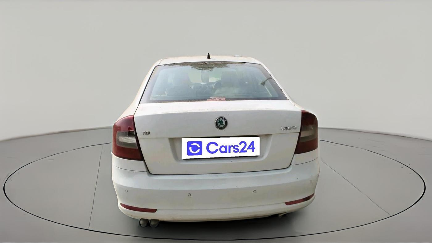 2012 Skoda Laura AMBITION 2.0 TDI CR MT, Diesel, Manual, 2,03,512 km, exterior