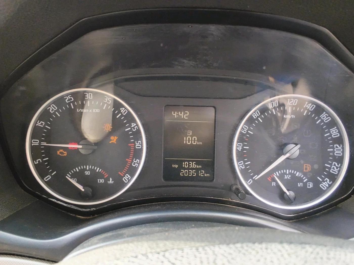 2012 Skoda Laura AMBITION 2.0 TDI CR MT, Diesel, Manual, 2,03,512 km, interior