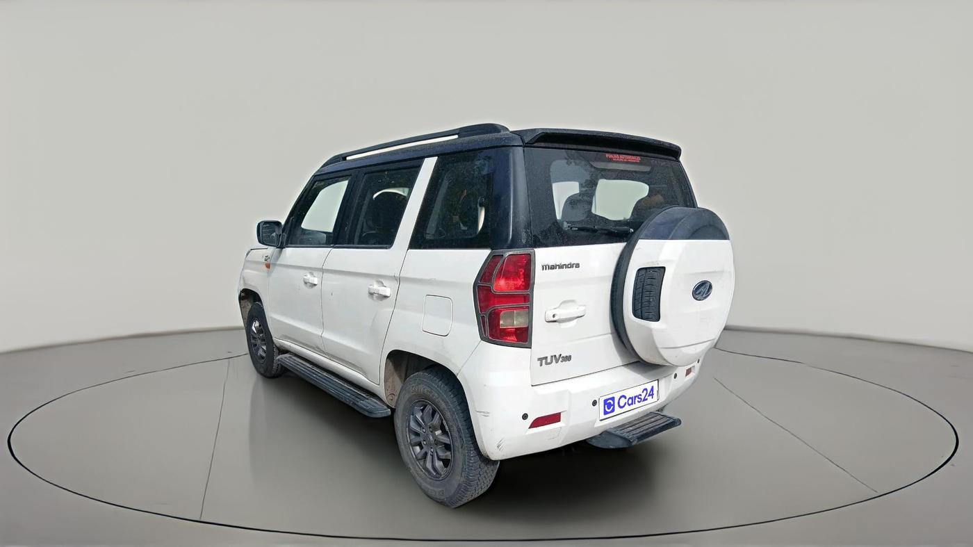 2017 Mahindra TUV300 T10, Diesel, Manual, 89,967 km, exterior