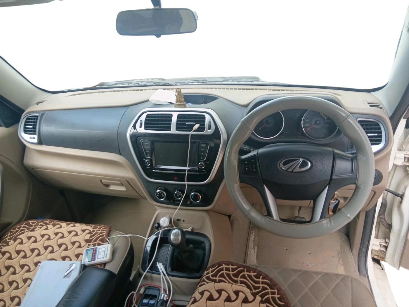 2017 Mahindra TUV300 T10, Diesel, Manual, 89,967 km, interior